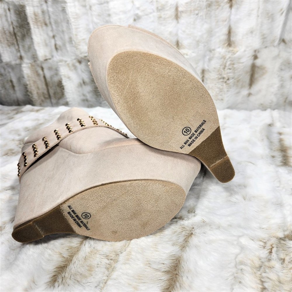 * Mona Mia Nude With Gold Studs Faux Leather Wedge Booty - Picture 14 of 15
